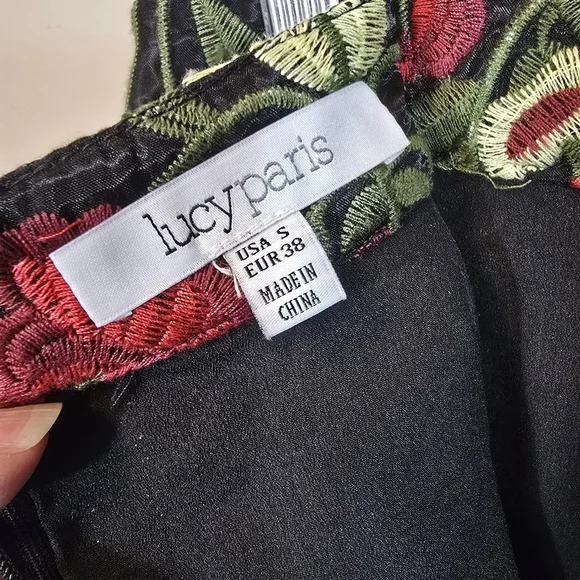 LUCY PARIS Vibrant Embroidered Floral A-Line Mini Skirt Size Small - Picture 9 of 11